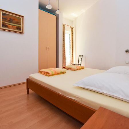 Apartments Smoky Novalja Luaran gambar